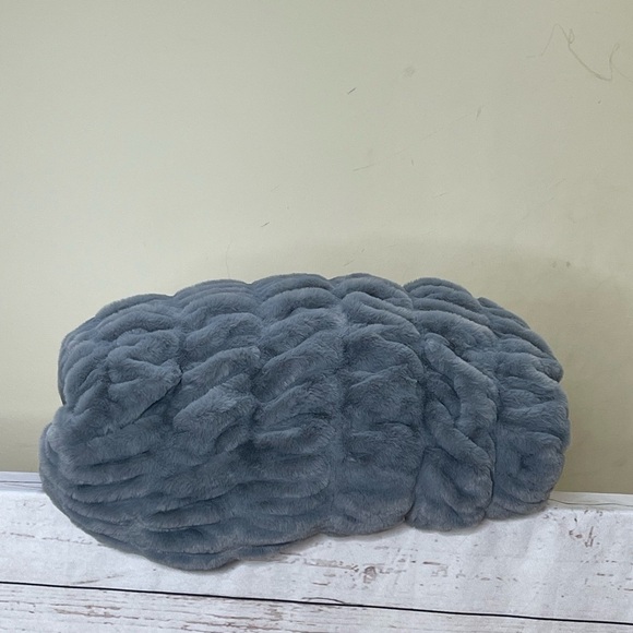 Luxurious Faux Fur Throw Blanket in Gray - Picture 3 of 10